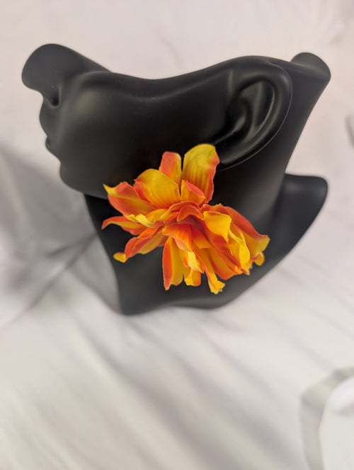 Dahlia post earrings